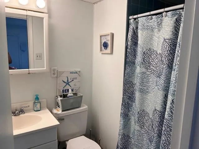 3-bedroom, 2-bath In Ocean Steps To The Holiday home *