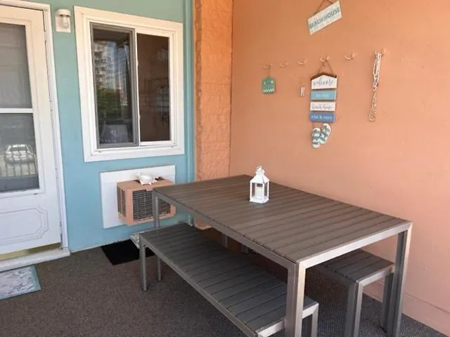 Holiday home 3-bedroom, 2-bath In Ocean Steps To The